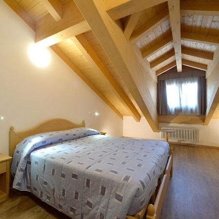 La Casa Al Noce Aparthotel Mezzana  Kültér fotó