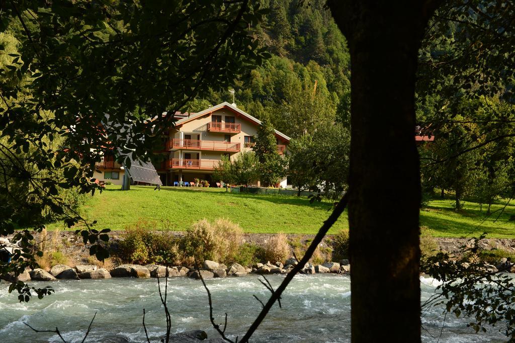 La Casa Al Noce Aparthotel Mezzana  Kültér fotó