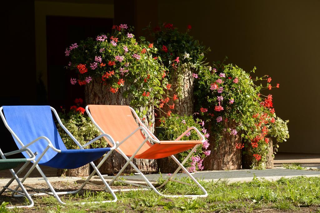 La Casa Al Noce Aparthotel Mezzana  Kültér fotó