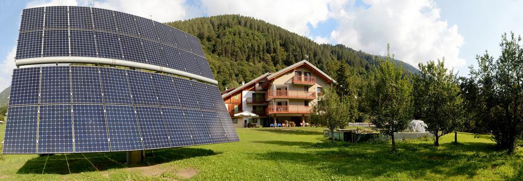 La Casa Al Noce Aparthotel Mezzana  Kültér fotó