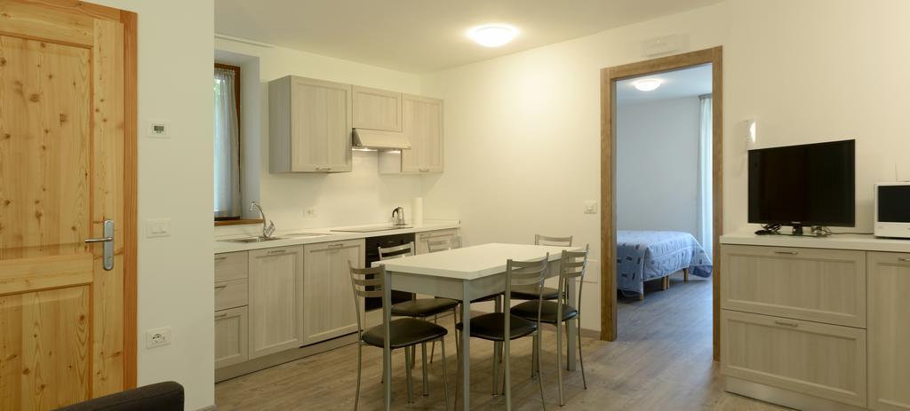 La Casa Al Noce Aparthotel Mezzana  Szoba fotó