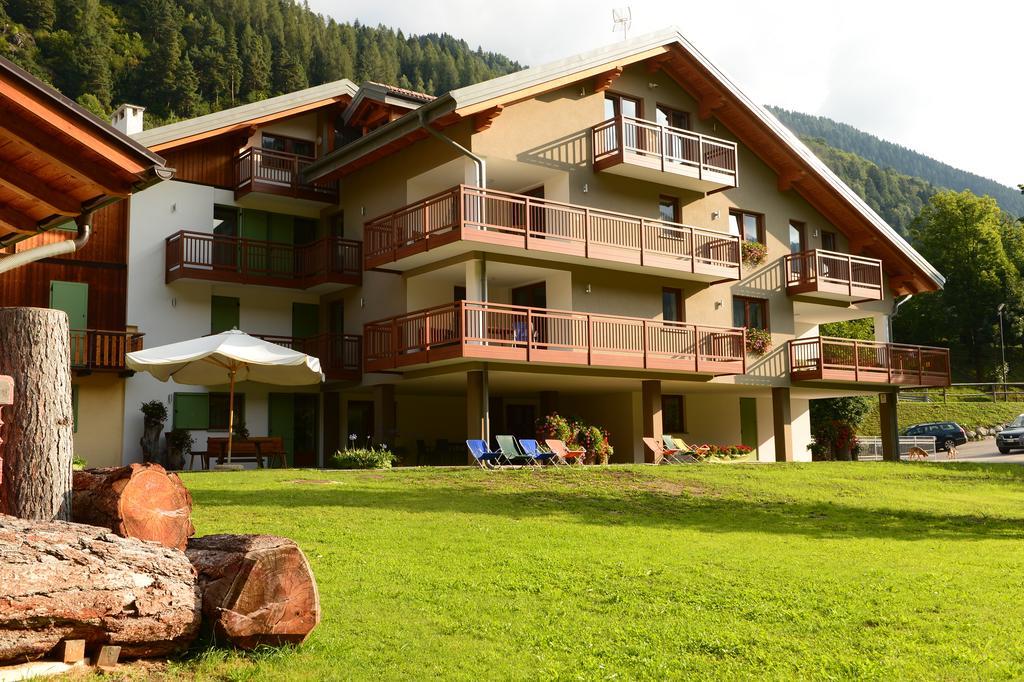 La Casa Al Noce Aparthotel Mezzana  Szoba fotó