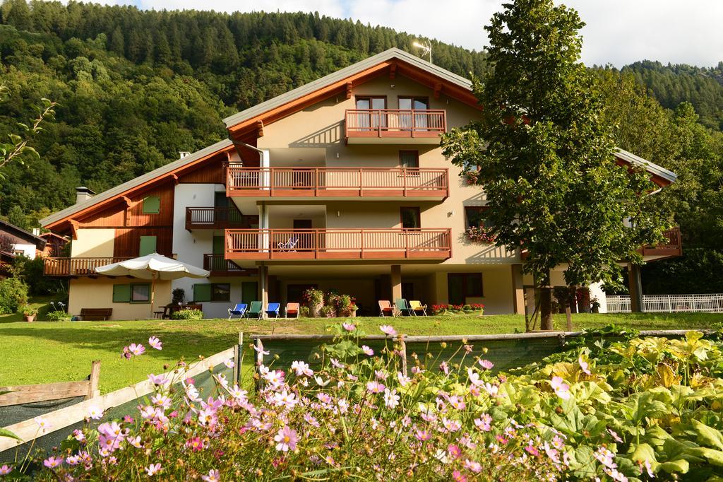 La Casa Al Noce Aparthotel Mezzana  Kültér fotó