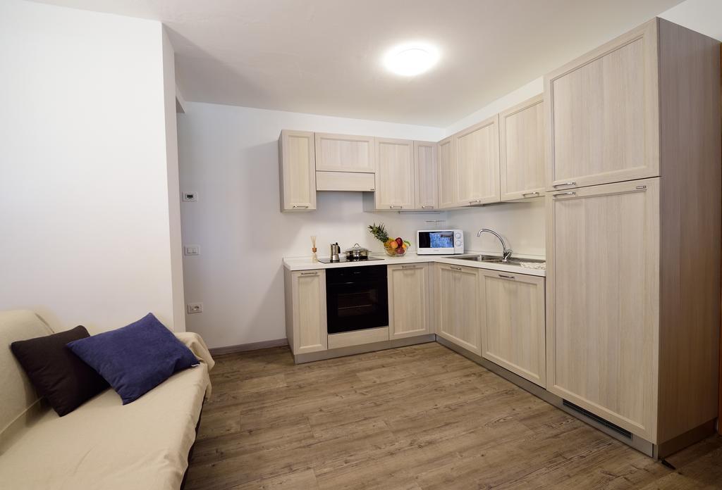 La Casa Al Noce Aparthotel Mezzana  Kültér fotó