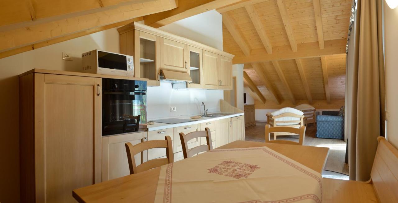 La Casa Al Noce Aparthotel Mezzana  Kültér fotó